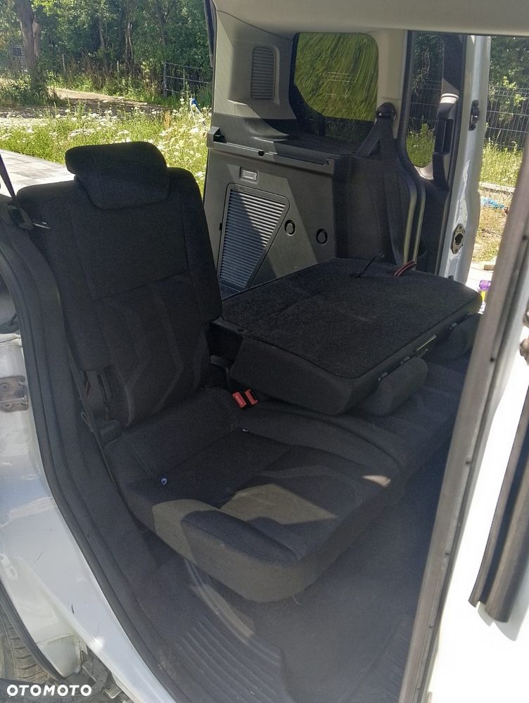 Ford Tourneo Connect - 8