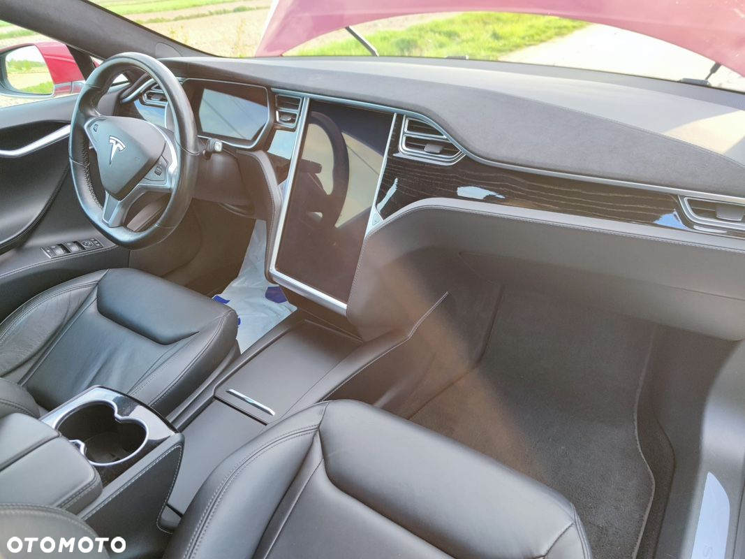 Tesla Model S Performance - 36