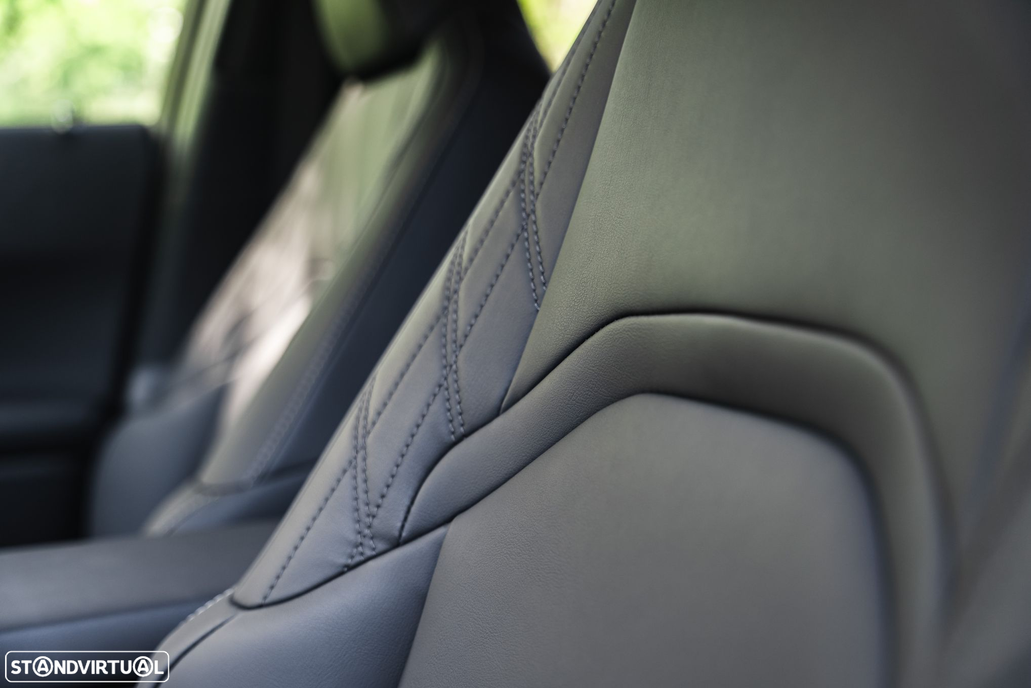 Lexus ux-250h - 21