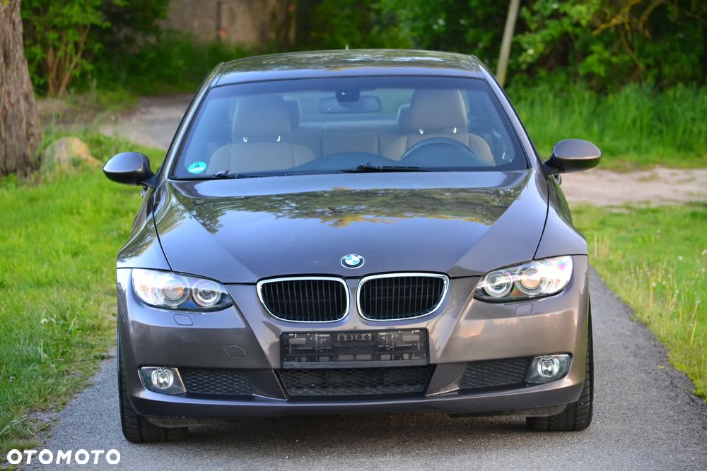 BMW Seria 3 320i Coupe - 16