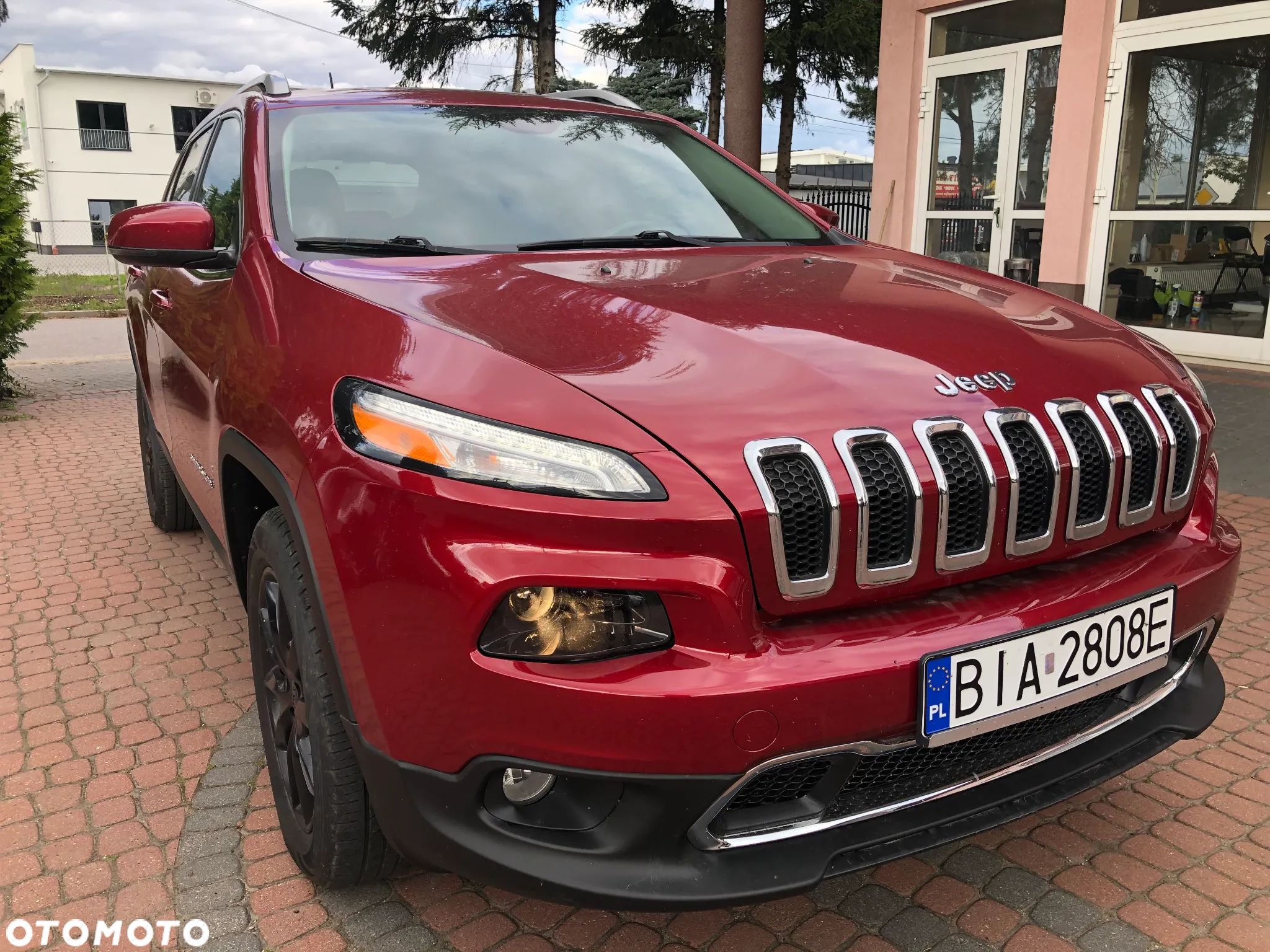 Jeep Cherokee - 1