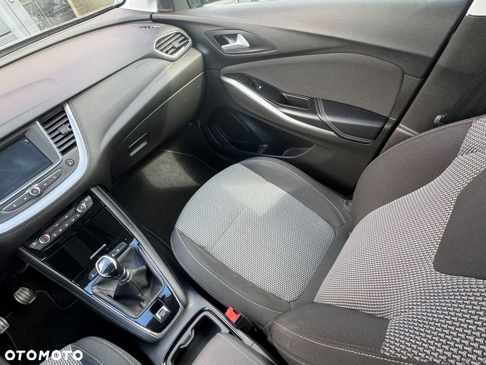Opel Grandland 1.2 T Edition S&S - 19
