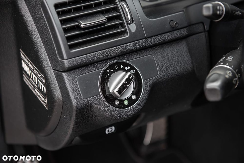 Mercedes-Benz Klasa C 220 CDI DPF Automatik Avantgarde - 29
