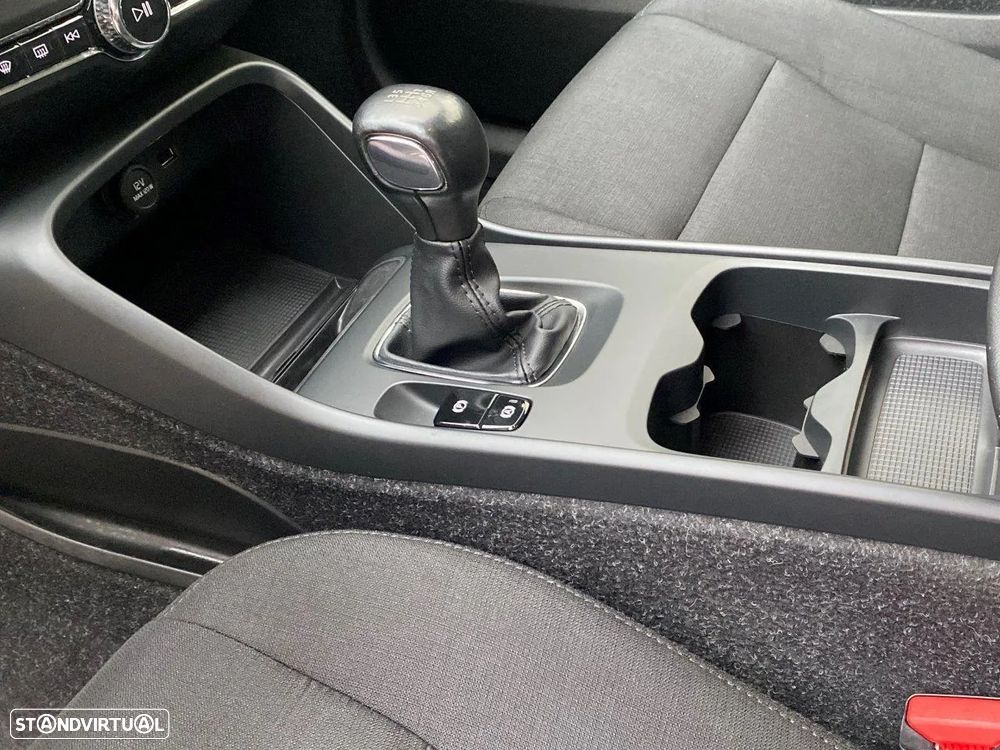 Volvo XC 40 2.0 D3 Momentum - 24