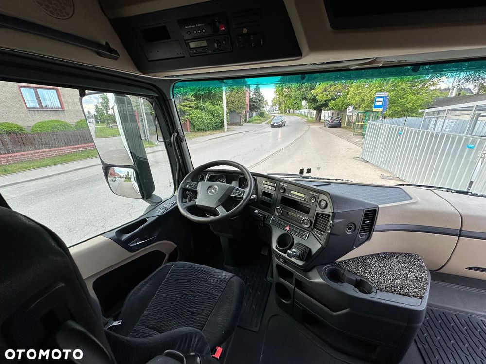 Mercedes-Benz ACTROS MP4 - 33