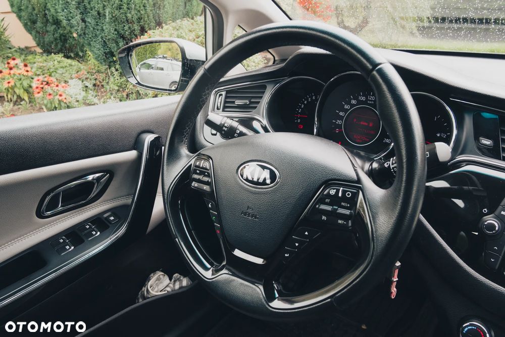 Kia Ceed - 23