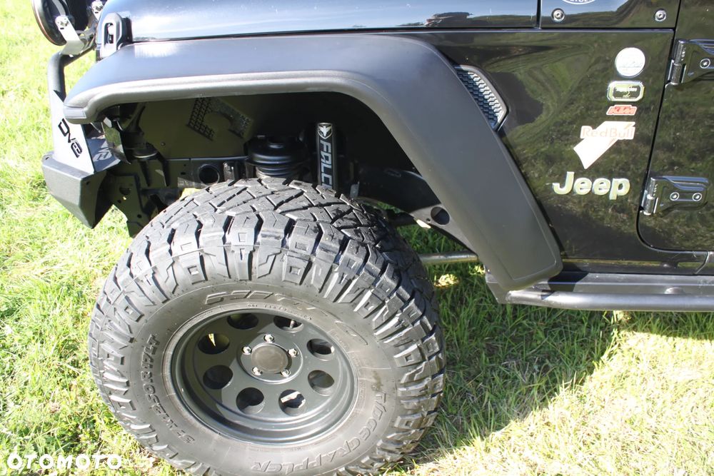 Jeep Wrangler - 14