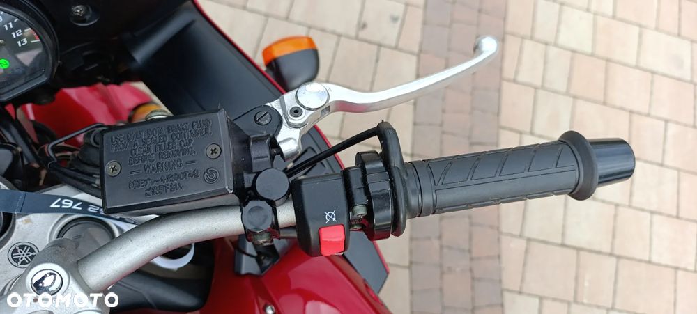 Yamaha FZ - 12