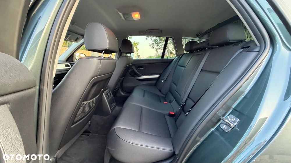 BMW Seria 3 - 23
