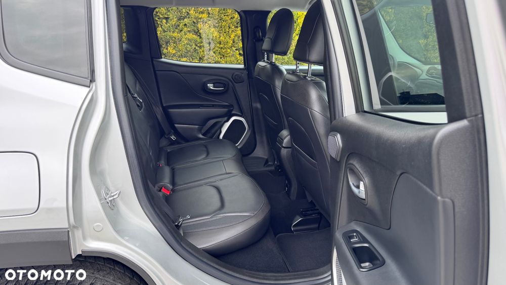 Jeep Renegade 1.4 MultiAir DSG Business Line - 24