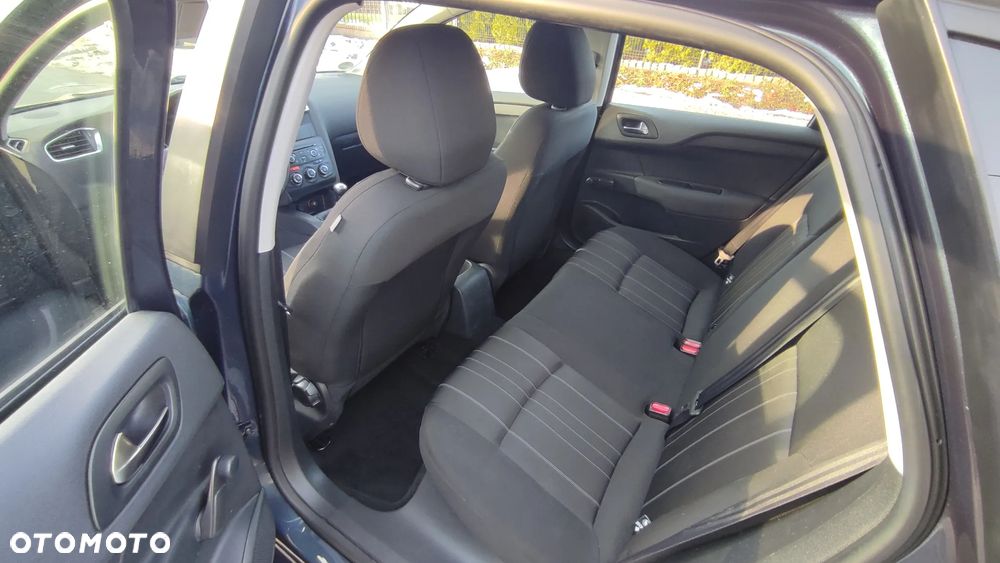 Citroën C4 HDi 90 Attraction - 12