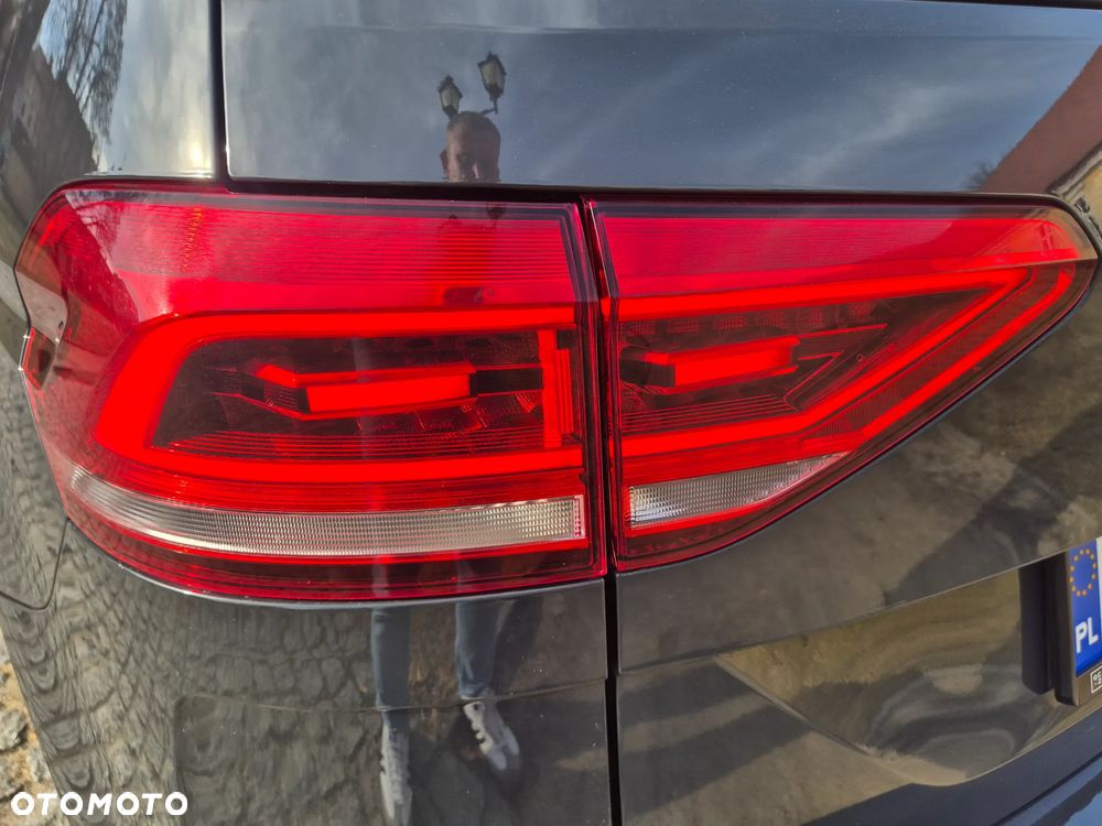 Volkswagen Touran 2.0 TDI SCR DSG ACTIVE - 25
