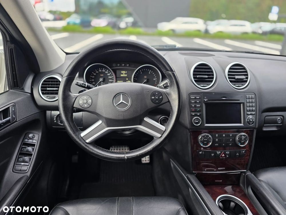 Mercedes-Benz ML - 21