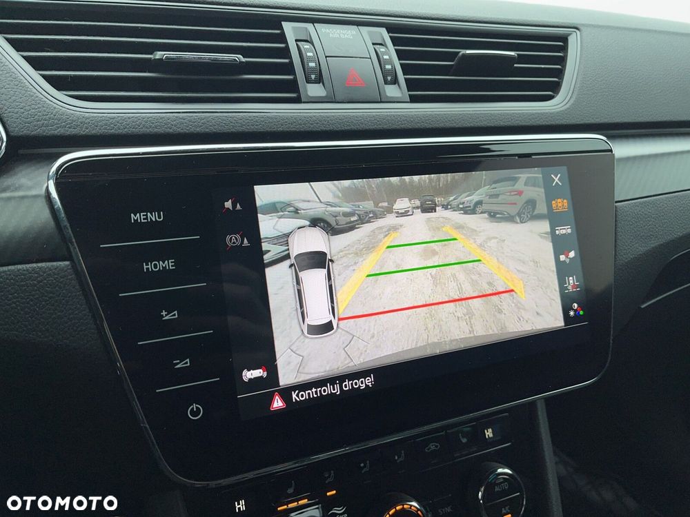 Skoda Superb 2.0 TDI SCR Sportline DSG - 27