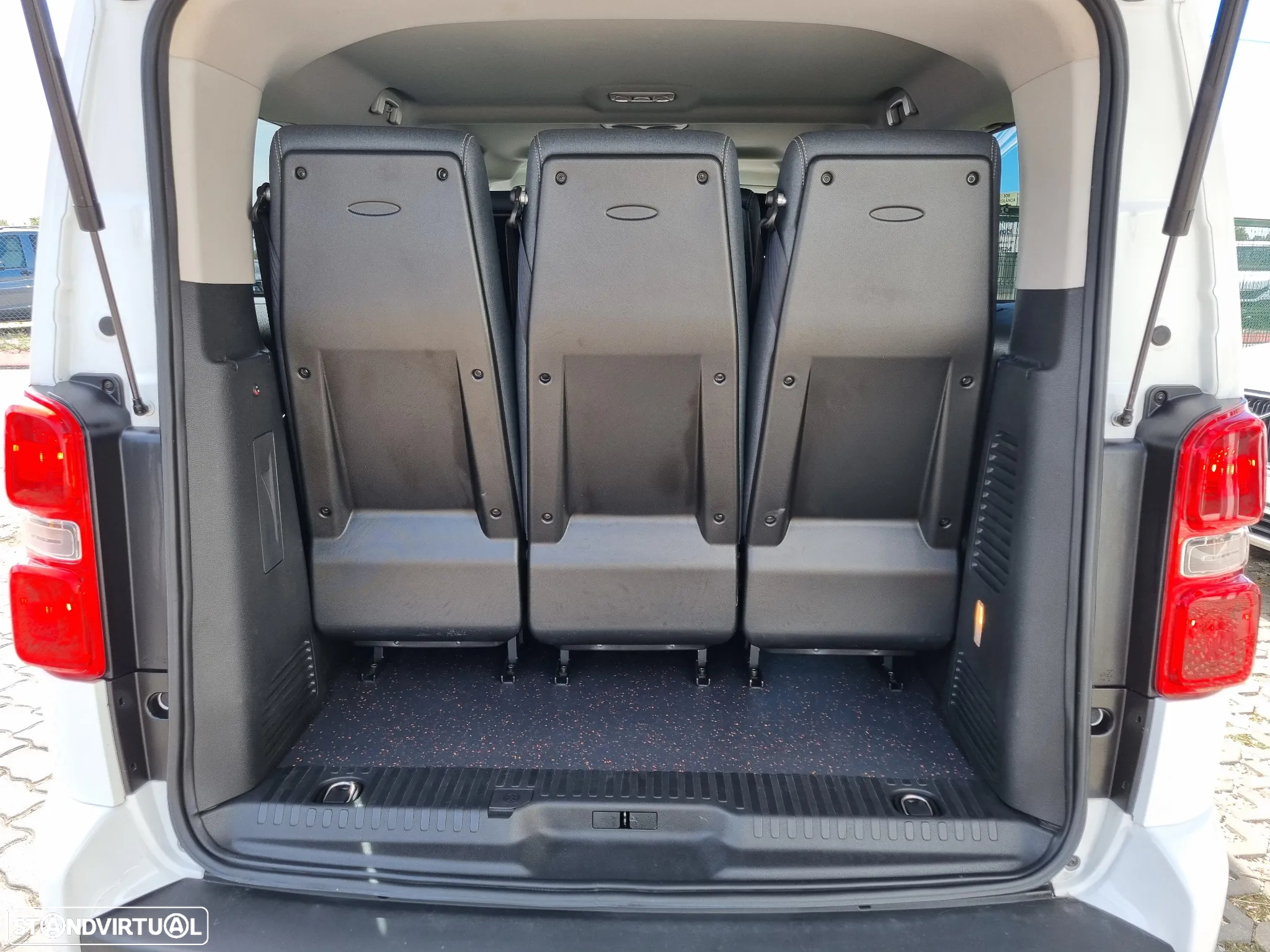 Toyota Proace Verso 1.5 D-4D L3 1.2T Comfort 9L Transporte Crianças - 11
