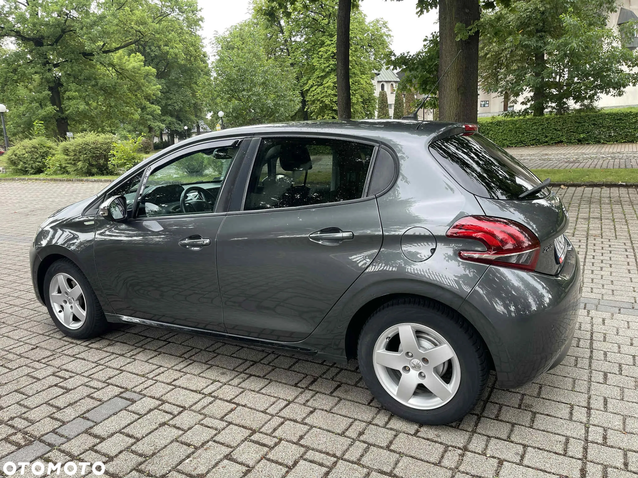 Peugeot 208 1.2 PureTech Allure - 15