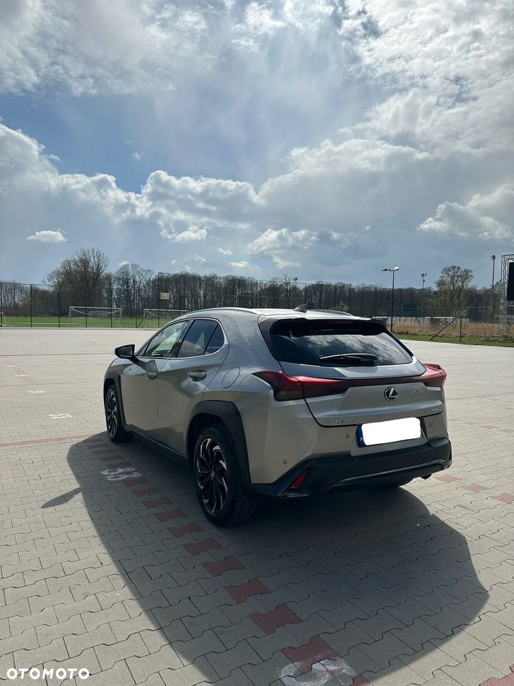 Lexus UX - 7