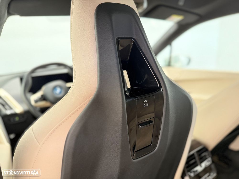 BMW iX xDrive 40 Pack Desportivo - 7
