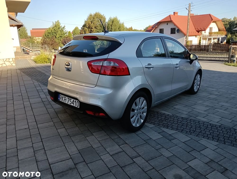 Kia Rio - 5