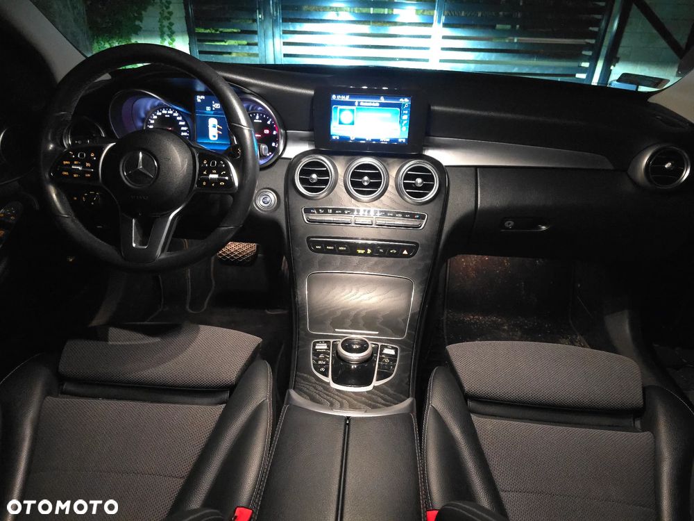 Mercedes-Benz Klasa C 220 d 4MATIC 9G-TRONIC - 4