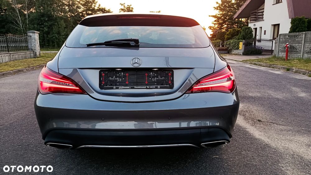 Mercedes-Benz CLA 180 7G-DCT UrbanStyle Edition - 22