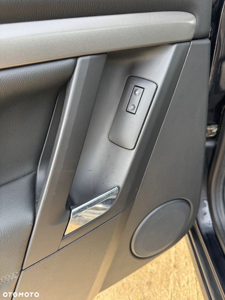 Opel Vectra 1.9 CDTI DPF Cosmo - 25