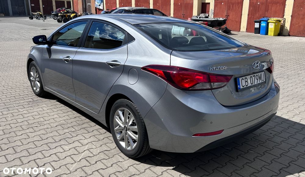 Hyundai Elantra 1.6 Style - 5