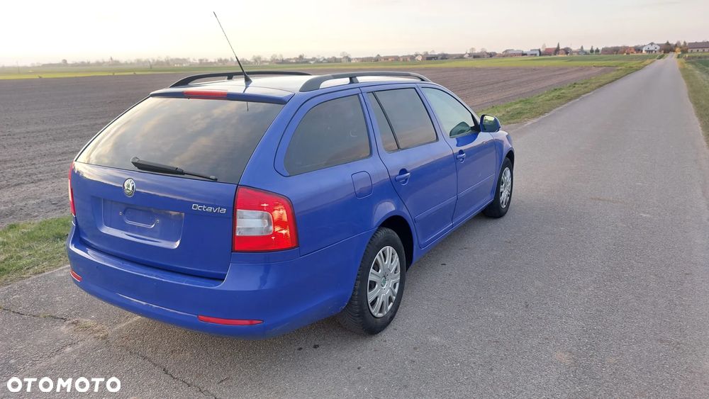 Skoda Octavia 1.6 Combi - 4
