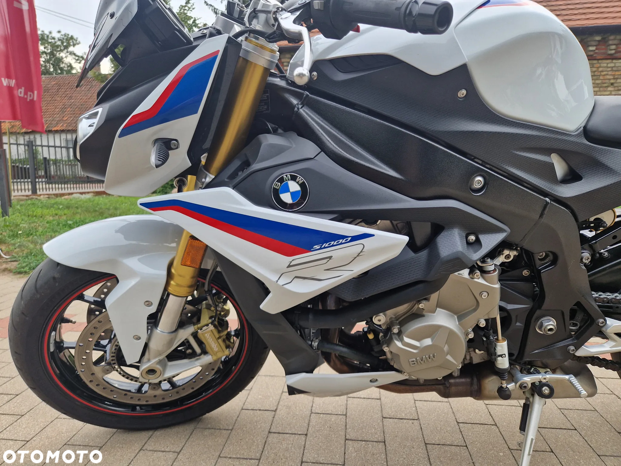 BMW S - 5