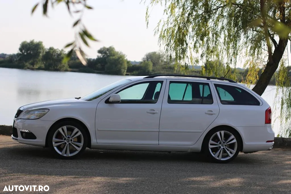 Skoda Octavia 2.0 TDI CR DPF DSG RS - 6