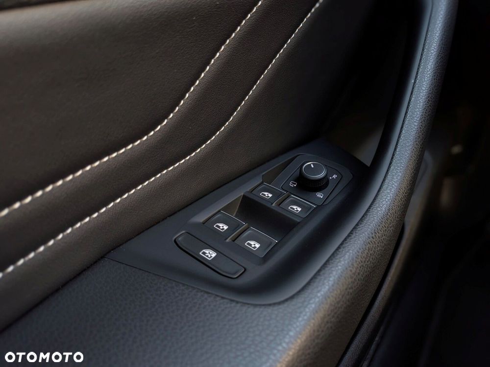 Volkswagen Arteon 2.0 TDI R-Line DSG - 34