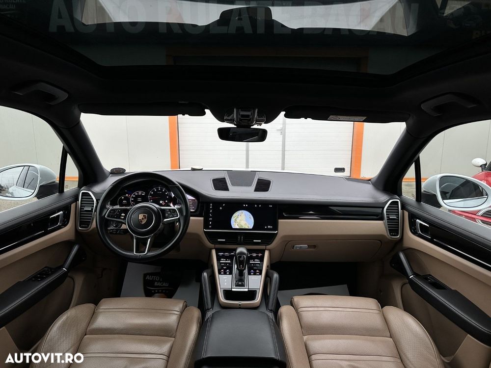 Porsche Cayenne - 8