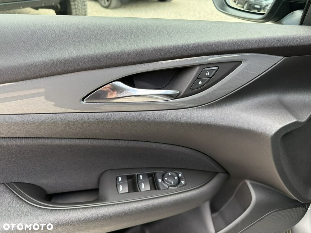 Opel Insignia - 25