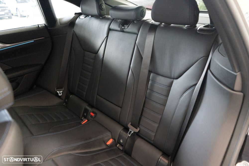 BMW i4 eDrive40 Pack Desportivo M - 9