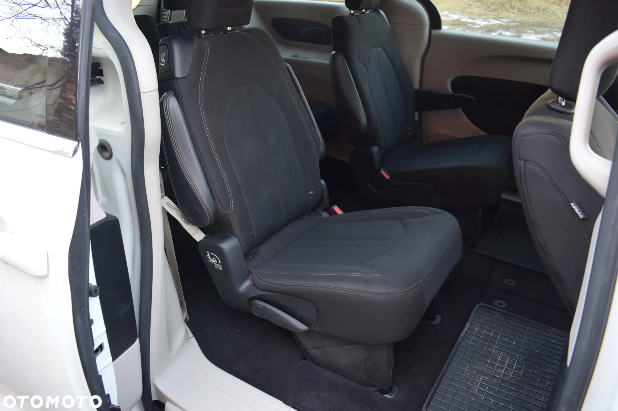 Chrysler Pacifica - 10