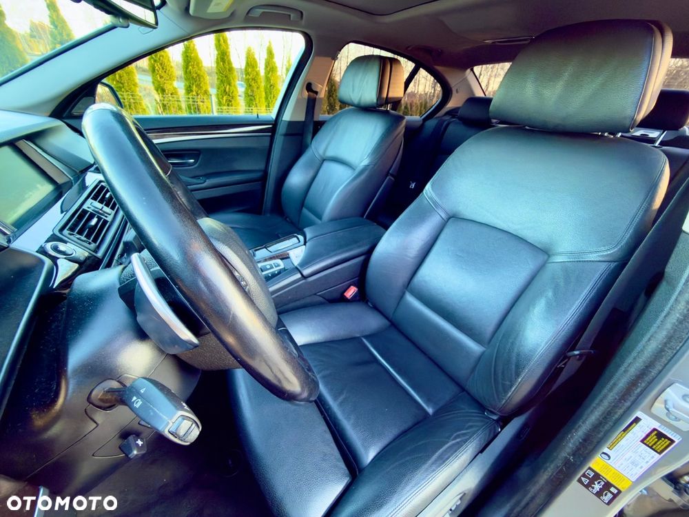 BMW Seria 5 528i xDrive Sport-Aut Luxury Line - 21