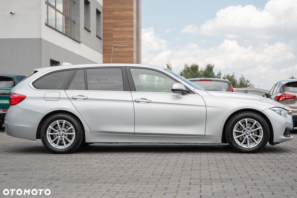 BMW Seria 3 318d - 17