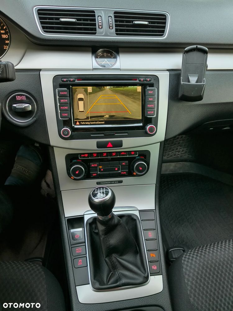 Volkswagen Passat - 6