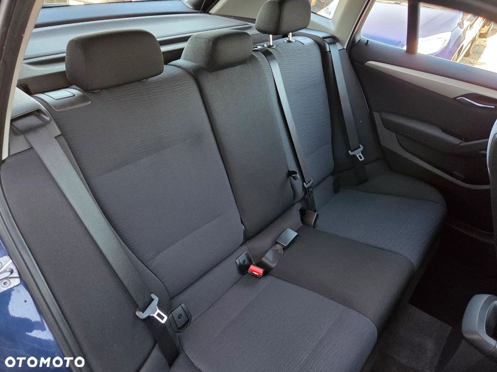 BMW X1 xDrive18d xLine - 13