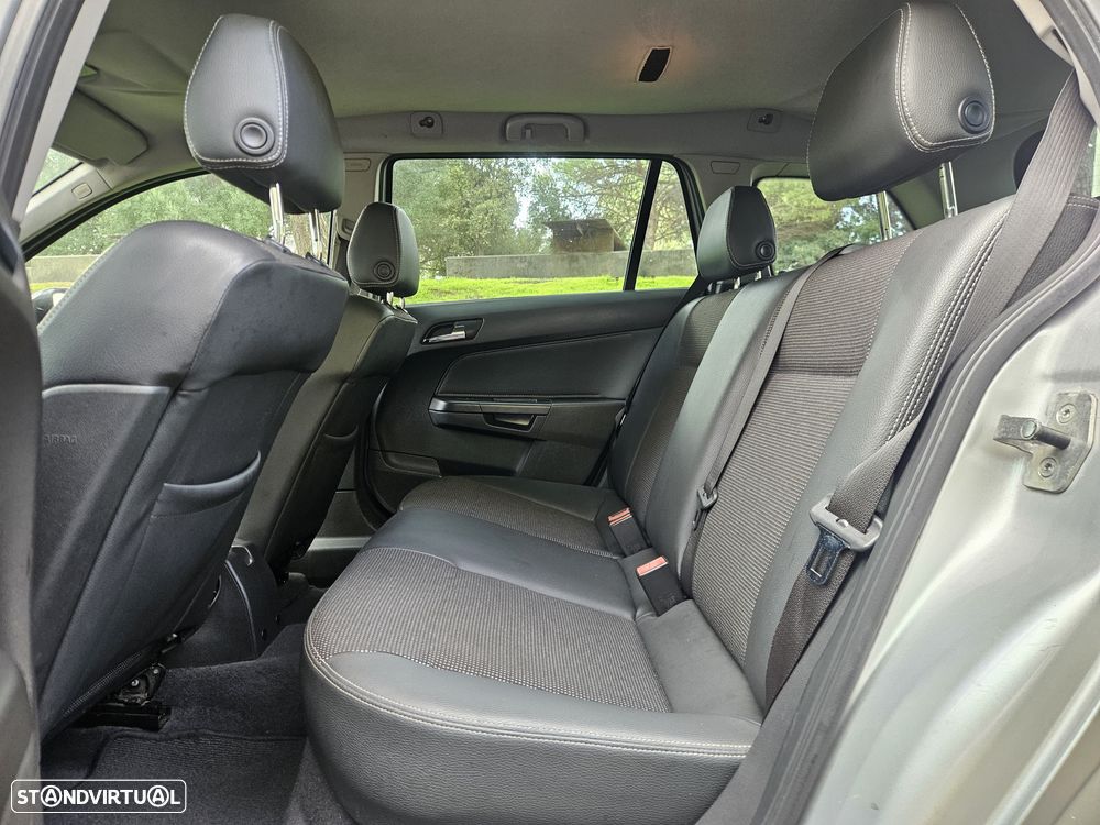 Opel Astra Caravan 1.7 CDTi Cosmo ecoFLEX - 23