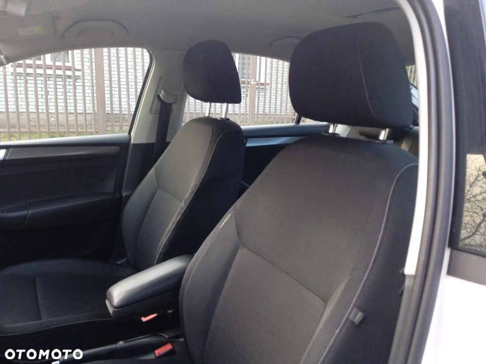 Skoda RAPID - 8