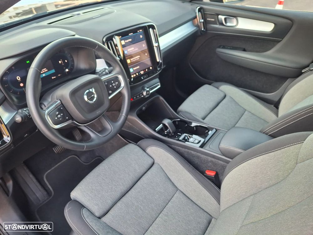 Volvo XC 40 2.0 B3 Black Edition - 19