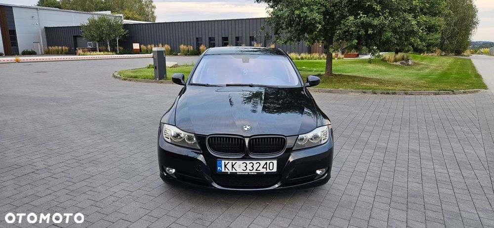 BMW Seria 3 320i - 12