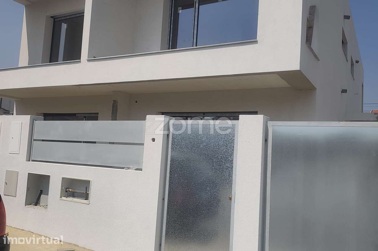 Moradia Geminada V3 Nova com Piscina - Quinta das Laranjeiras - Grande imagem: 4/19