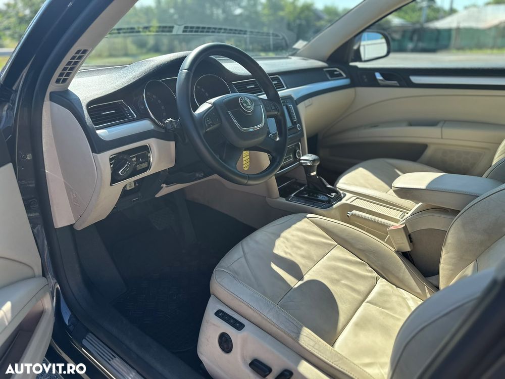 Skoda Superb 2.0 TDI Elegance DSG - 22