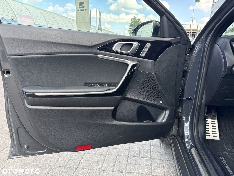 Kia XCeed - 10