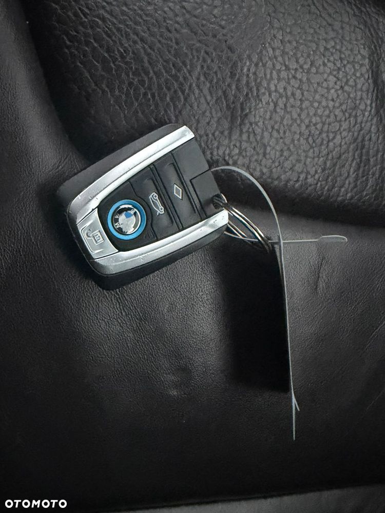 BMW i3 (60 Ah) - 30
