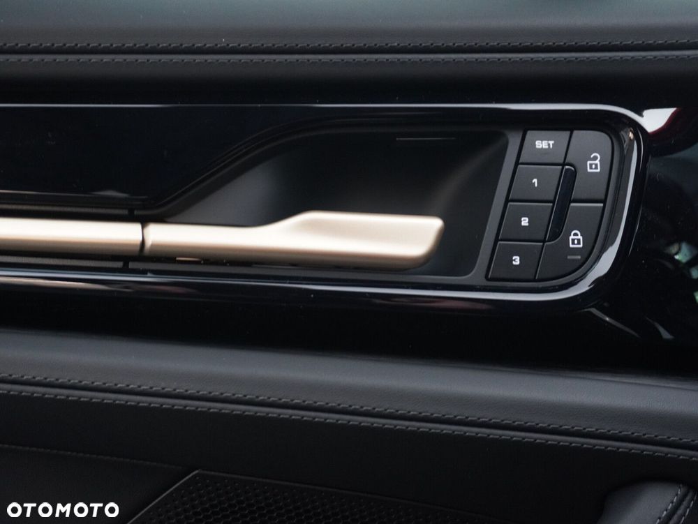 Porsche Panamera 4 - 18