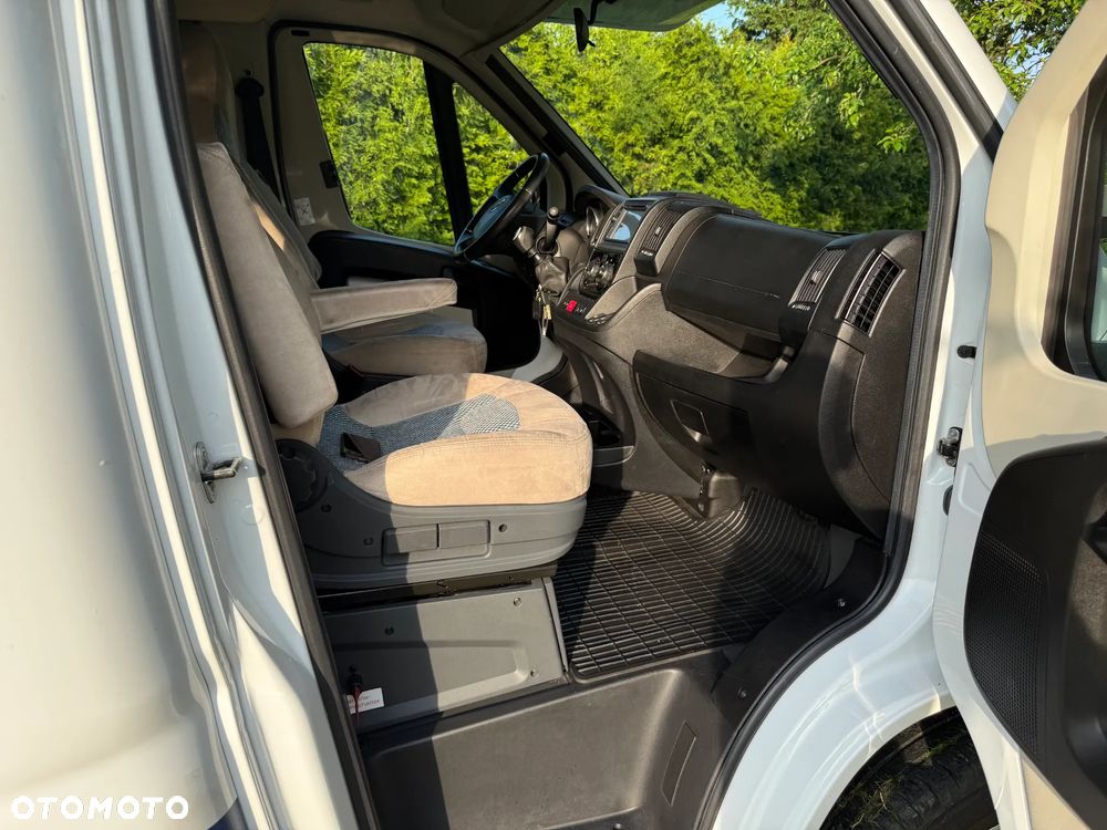 Hobby Kamper,camper I właściciel garażowany 6-osób - 16