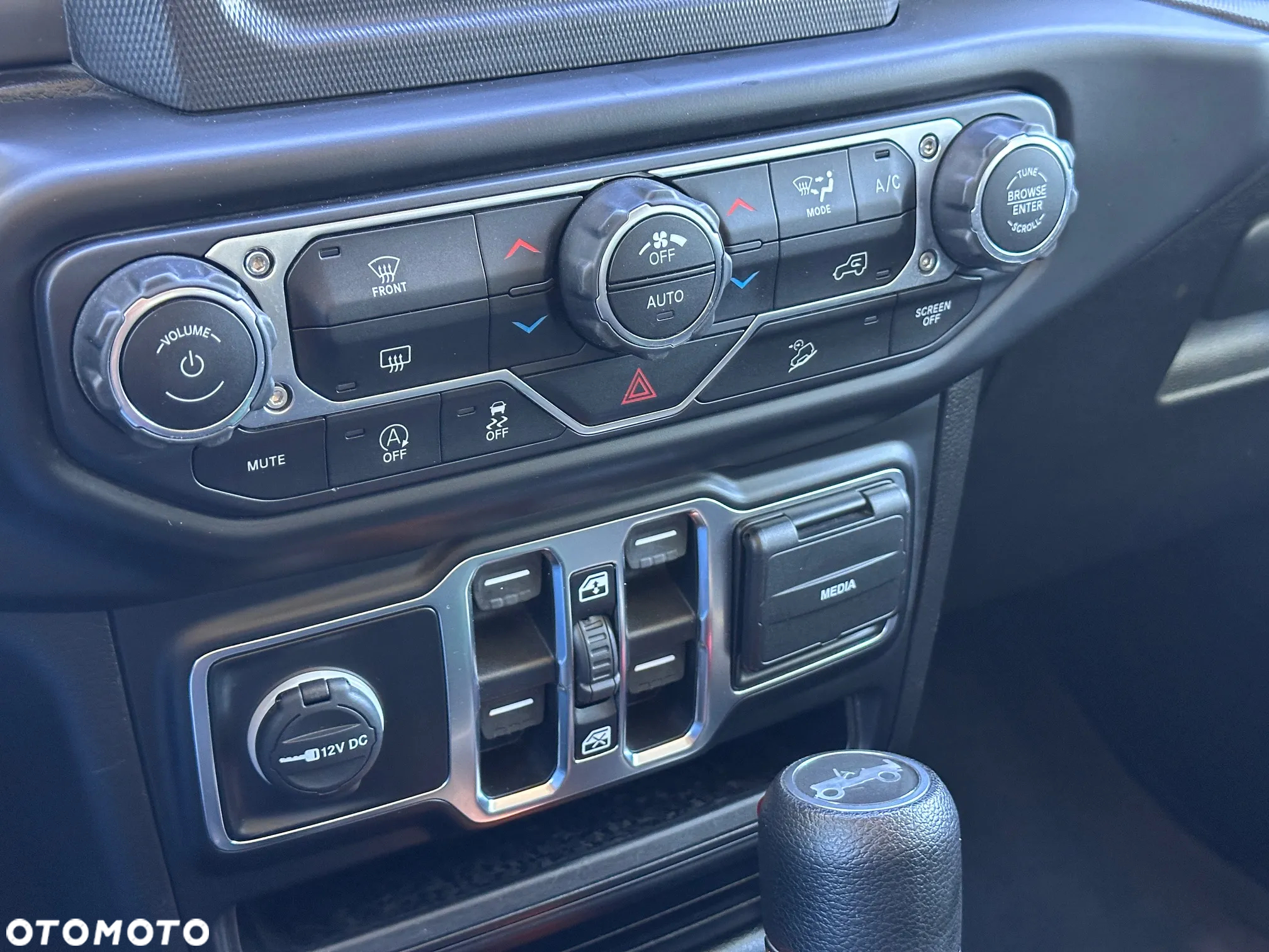 Jeep Wrangler Unlimited GME 2.0 Turbo Sport - 24